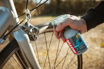 MOTUL Brake Clean: El Potente Limpiador y Desengrasante para Frenos de Bicicleta